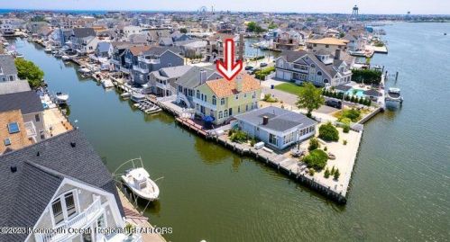 446 Eisenhower Ave, Pelican Island, NJ 08751-1625