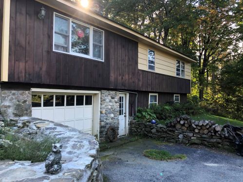 4 Cross Rd, Sunapee, NH 03782-3703