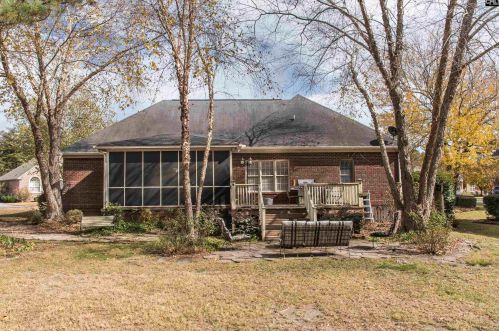 140 Clubhouse Dr, Cayce-West Columbia SC 29172-2584 exterior