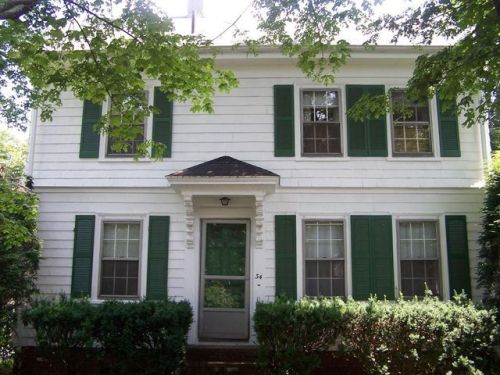 34 Chestnut St, Danvers, MA 01923-2256