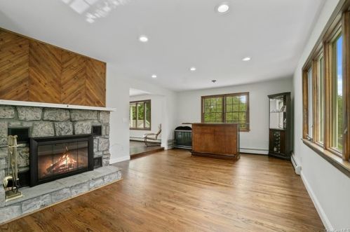 155 Wood St, Mahopac NY  10541-5111 exterior
