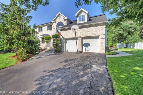 13 Marisa Ct, Tinton Falls, NJ 07712-3534