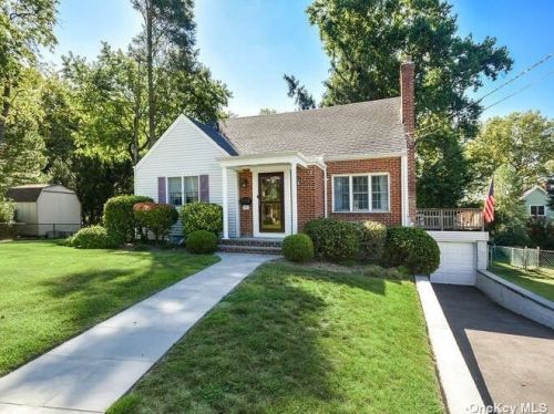 55 Cleveland Ave, Muttontown, NY 11545-1504