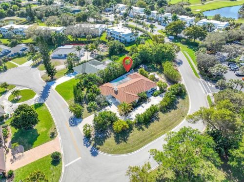 300 Country Clb Dr, Naples FL 34110-1144 exterior