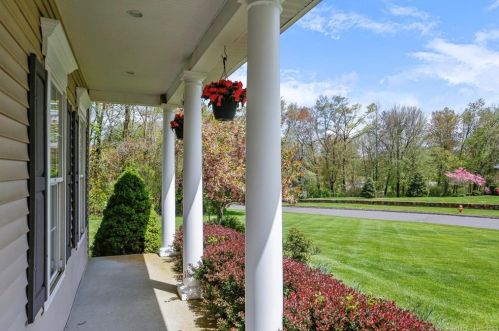 9 Deer Park Rd, Danbury, CT 06811-2717