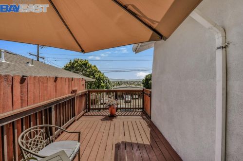 24494 Leona Dr, Hayward CA  94542-1010 exterior