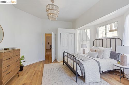 693 32 St, Oakland CA 94609-2932 exterior