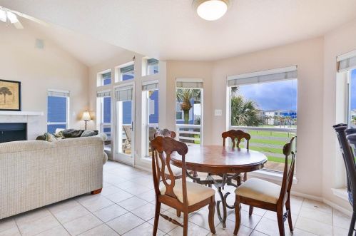 25314 Intrepid Ln, Galveston TX  77554-6612 exterior