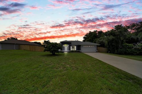896 Watt Cir, Deltona, FL 32738-7942