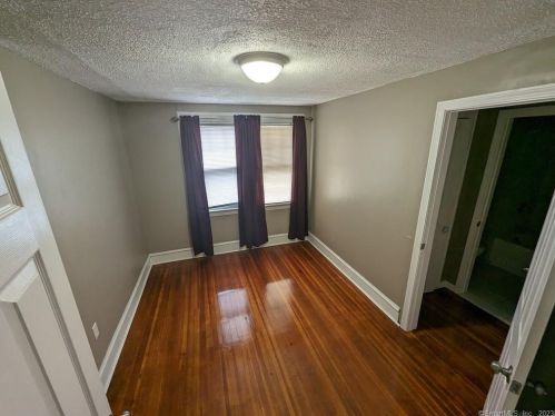 83 Faneuil St, Windsor CT 06095-4523 exterior