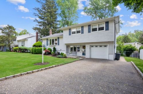 33 Cypress Ave, Verona, NJ 07044-1911