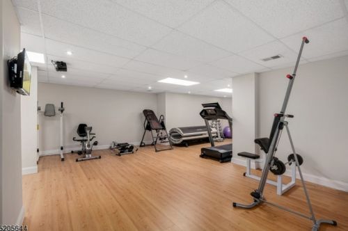 409 Beverwyck Rd, Parsippany NJ  07054-1537 exterior