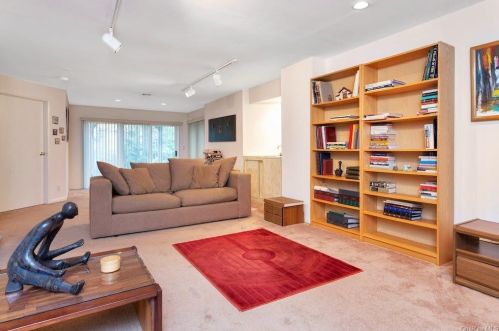 45 Spg Pond Dr, Crotonville NY  10562-2034 exterior