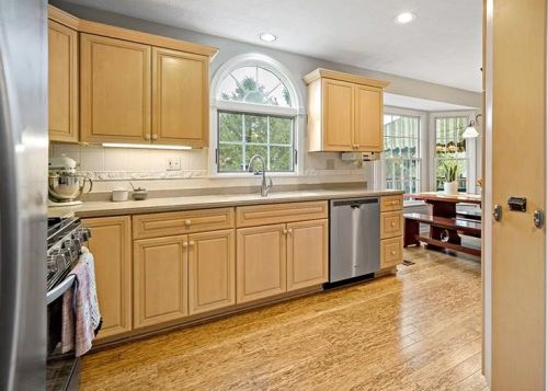 1049 Lakemont Dr, Bridgeville PA  15017-1264 exterior