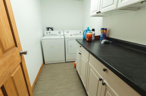 16900 Thompson Ridge Rd, Laurelville OH  43135-9238 exterior