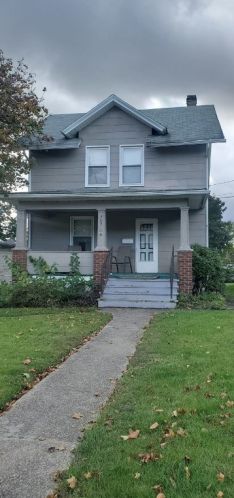 707 Mercer St, New Castle, PA 16101-2332