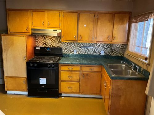 1806 Powers St, Mckeesport PA  15132-5149 exterior