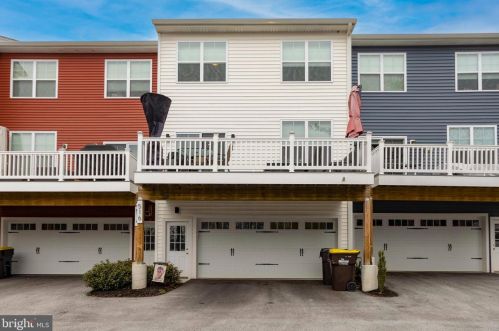 516 Coates Ln, Norristown, PA 19406-2517