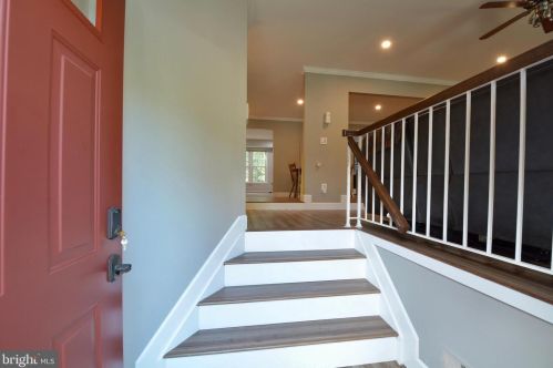 7212 Gentian Ct, Springfield VA  22152-3845 exterior