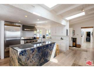 29824 Cuthbert Rd, Malibu CA  90265-3710 exterior