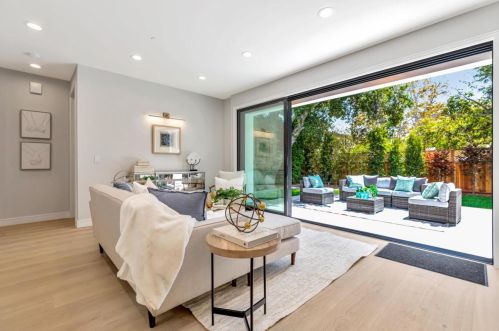 375 Chiquita Ave, Mountain View CA  94041-1007 exterior