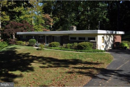 428 Woodhill Rd, Wayne, PA 19087-2225