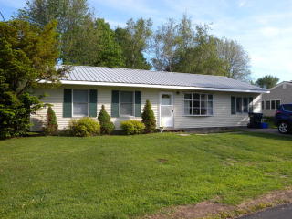 8 Chenango Rd, Plattsburgh, NY 12901-1107