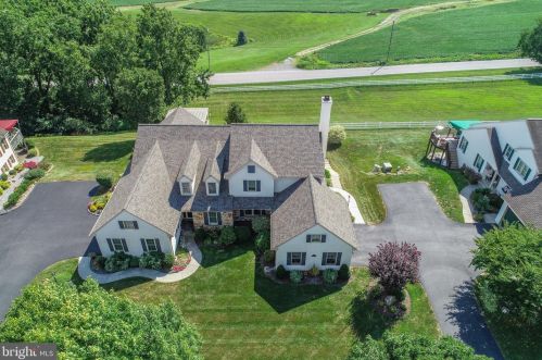 231 Pine St, Marsh, PA 19520-9277