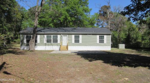 1614 Columbia Dr, Beaufort SC 29906-9725 exterior