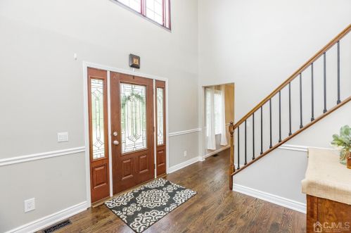 1 Symonds Ln, Glen Gardner, NJ 08826-3104