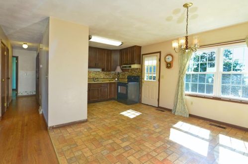 23 Rosemont Ave, Cumberland RI  02864-7518 exterior