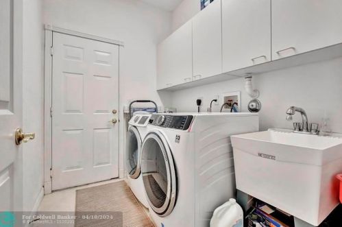 5098 168 Ave, Hollywood FL  33027-4913 exterior