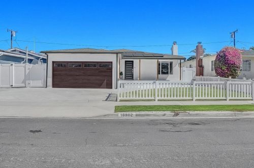 18902 Kornblum Ave, Torrance, CA 90504-5728