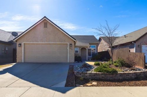 1065 Admiral Ln, Chico, CA 95973-8214