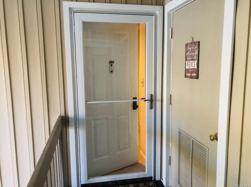 404 High Meadow Ln, Yorktown Hgts, NY 10598-1224