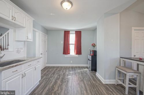 200 Delsea Dr, West Deptford NJ  08093-1221 exterior