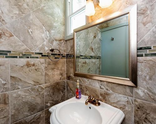 41 Michael Dr, Scarsdale NY  10583-6709 exterior