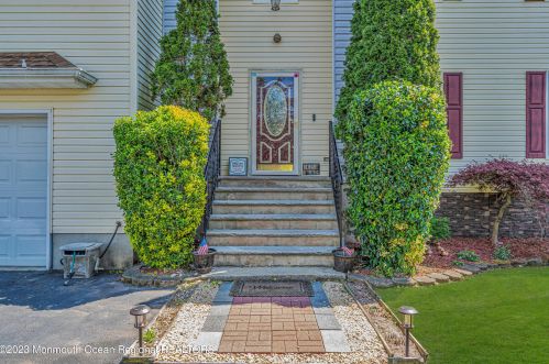 1013 Woodlane Rd, Jackson Twp NJ  08527-1555 exterior