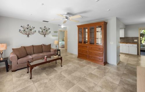 545 11 Ave, Vero Beach FL 32960-3707 exterior