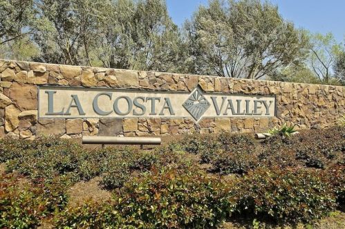 7961 Grado El Tupelo, Carlsbad, CA 92009-9022