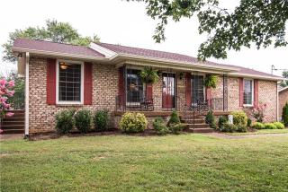 174 Maple Dr, Hendersonville, TN 37075-3843