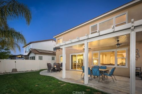 39057 Hidden Creek Ln, Temecula CA  92591-7417 exterior