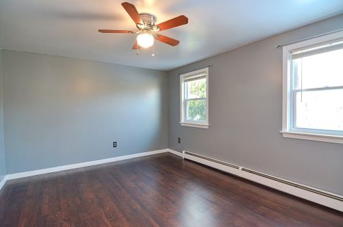 12 Olesen Rd, Derry NH 03038-4846 exterior