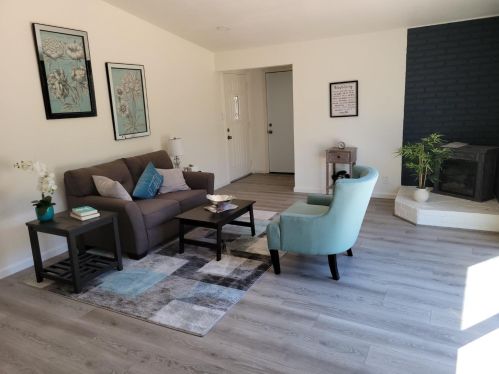 6617 Melrose Dr, North Highlands, CA 95660-3847