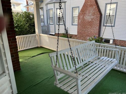 65 Terry Pl, Bridgeport, CT 06606-4137