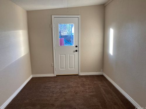 7472 Lionel St, Paramount CA 90723-2025 exterior