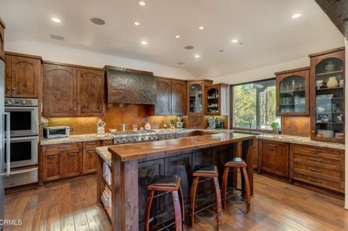 5320 Ivafern Ln, La Canada CA  91011-2811 exterior