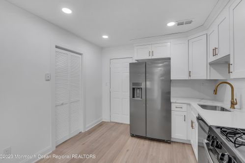 16 Jetty Ct, Bricktown NJ  08723-7225 exterior