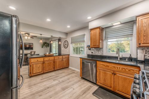 7750 Martha Cir, Waterford WI  53185-2039 exterior