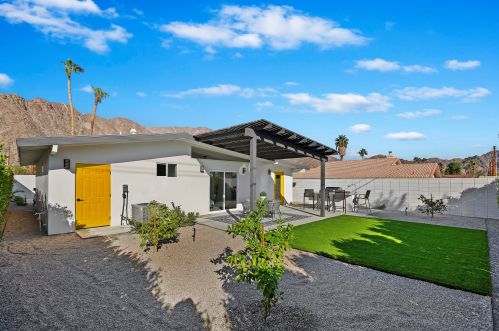 52152 Avenida Alvarado, La Quinta CA  92253-3229 exterior